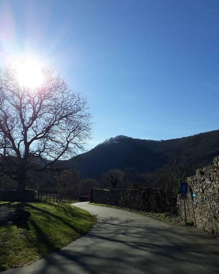 Bed & Breakfast Vallee De L'Ourthe Marcourt Exterior foto
